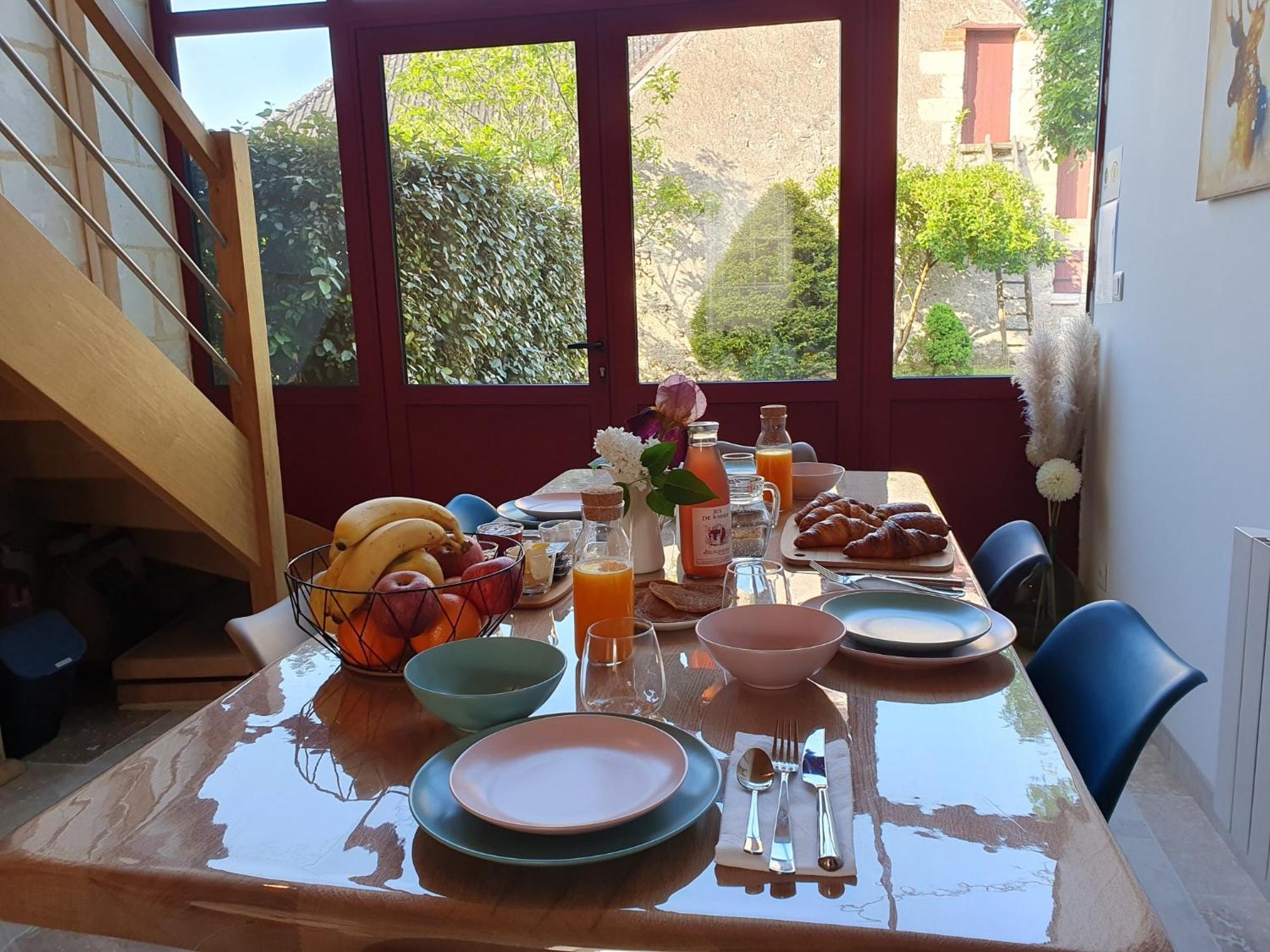 Bed and Breakfast Au Domaine Du Bois Joubert à Luzillé Extérieur photo
