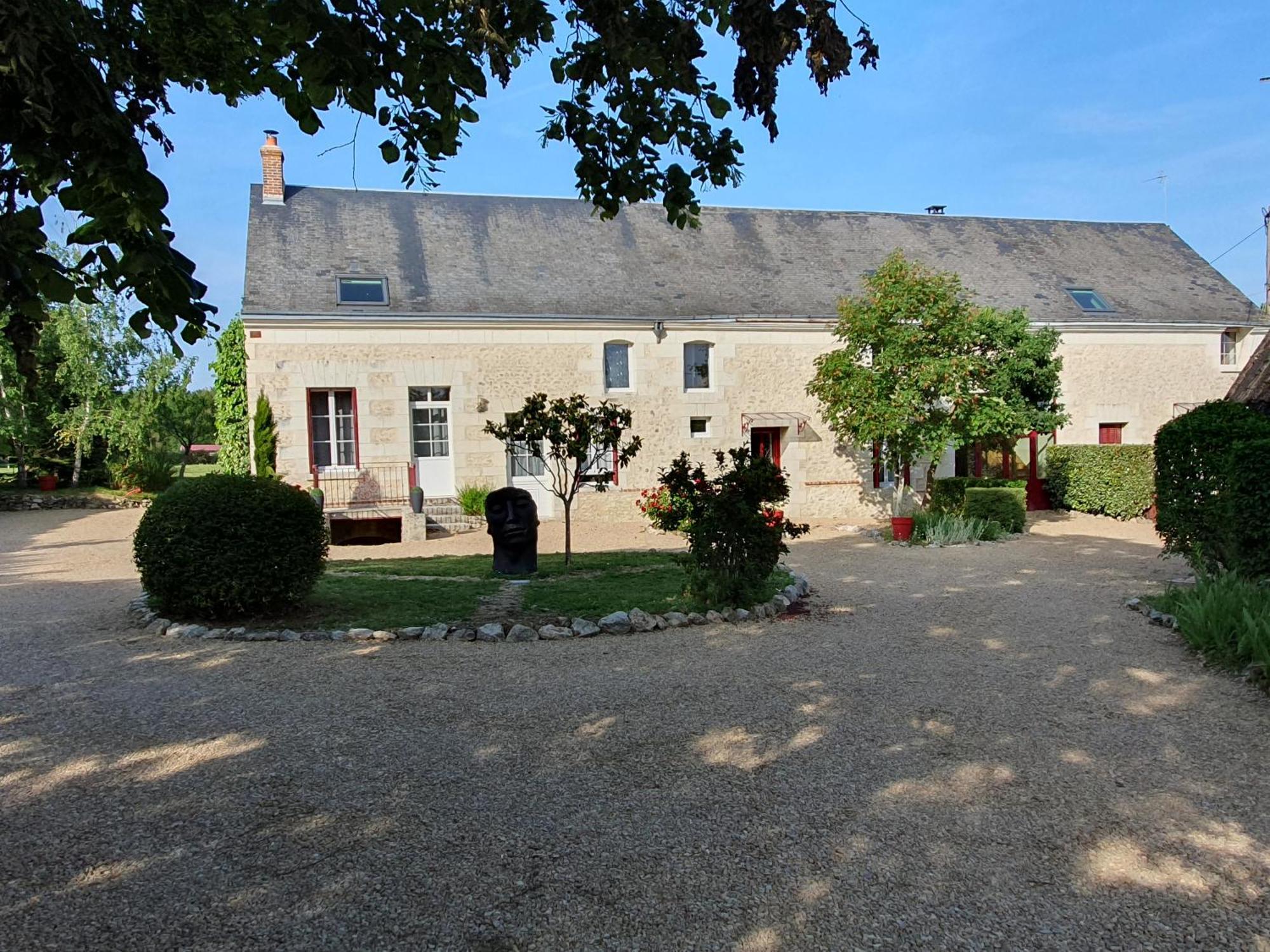 Bed and Breakfast Au Domaine Du Bois Joubert à Luzillé Extérieur photo